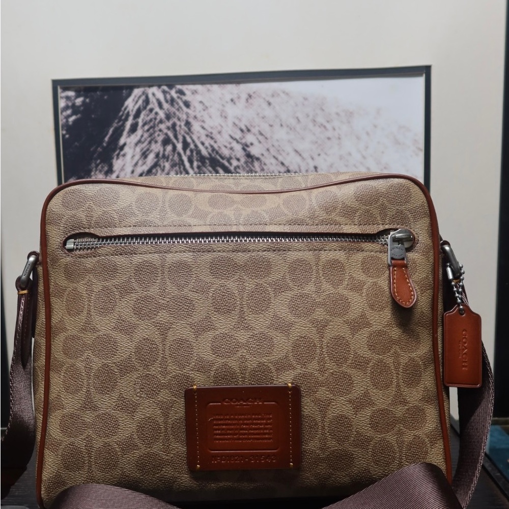 New Metropolitan Camera Bag with Signiture Canvas and Coach Patch